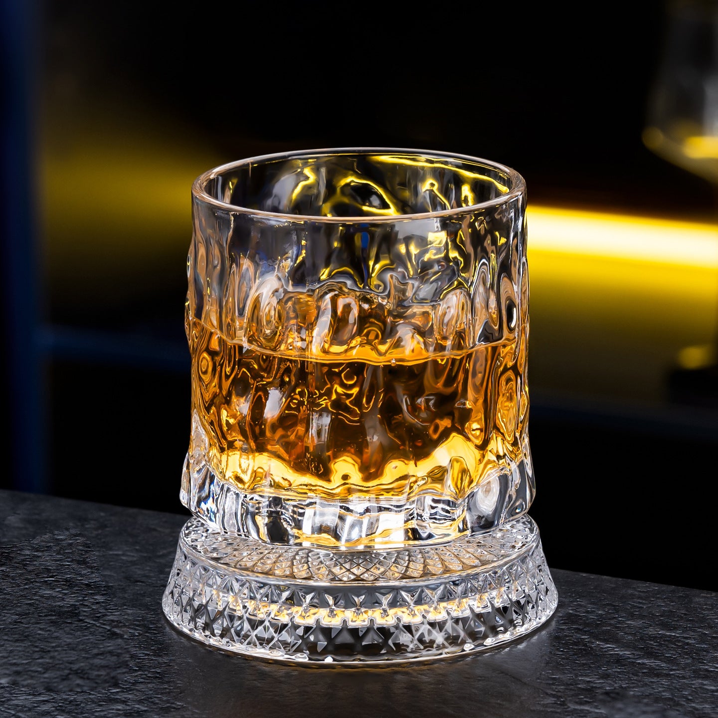 Luxury 360° Spinning Crystal Glass – Star-Cut Stress Relief Whiskey & Wine Glass, Elegant European Barware Gift，Rotating Glass Cup Spinning Glass Cup