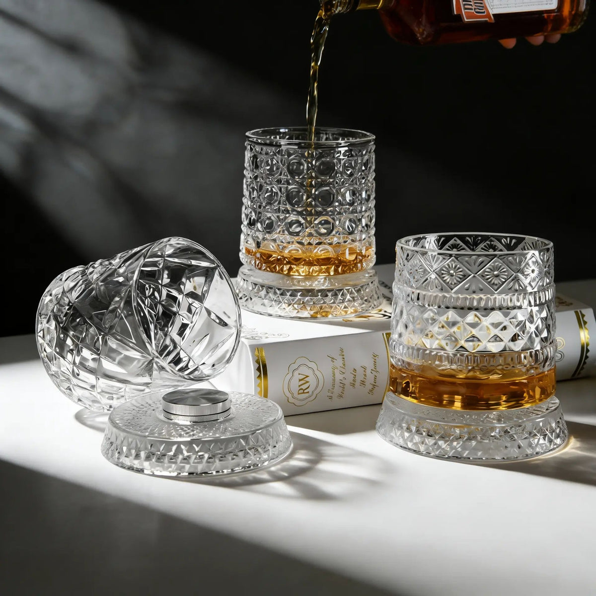 Luxury 360° Spinning Crystal Glass – Star-Cut Stress Relief Whiskey & Wine Glass, Elegant European Barware Gift，Rotating Glass Cup Spinning Glass Cup